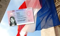 titre-de-sejour-france-drapeau-1600x970